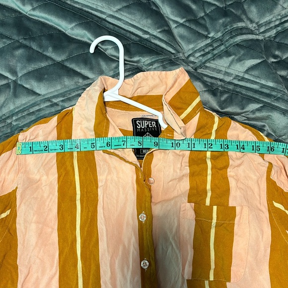 SUPER MASSIVE Retro Short Sleeve Button Up Bowling Shirt, Peach/Brown, Medium - Picture 7 of 7
